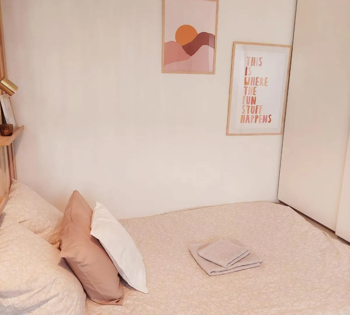 Perfect Studio Down The Sacre Coeur location